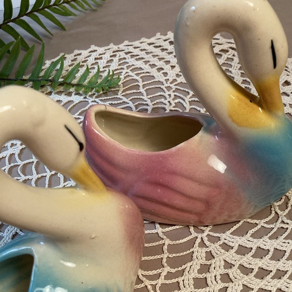 Vintage Shawnee Pottery Swan Planters Pastel - Picture 10 of 16